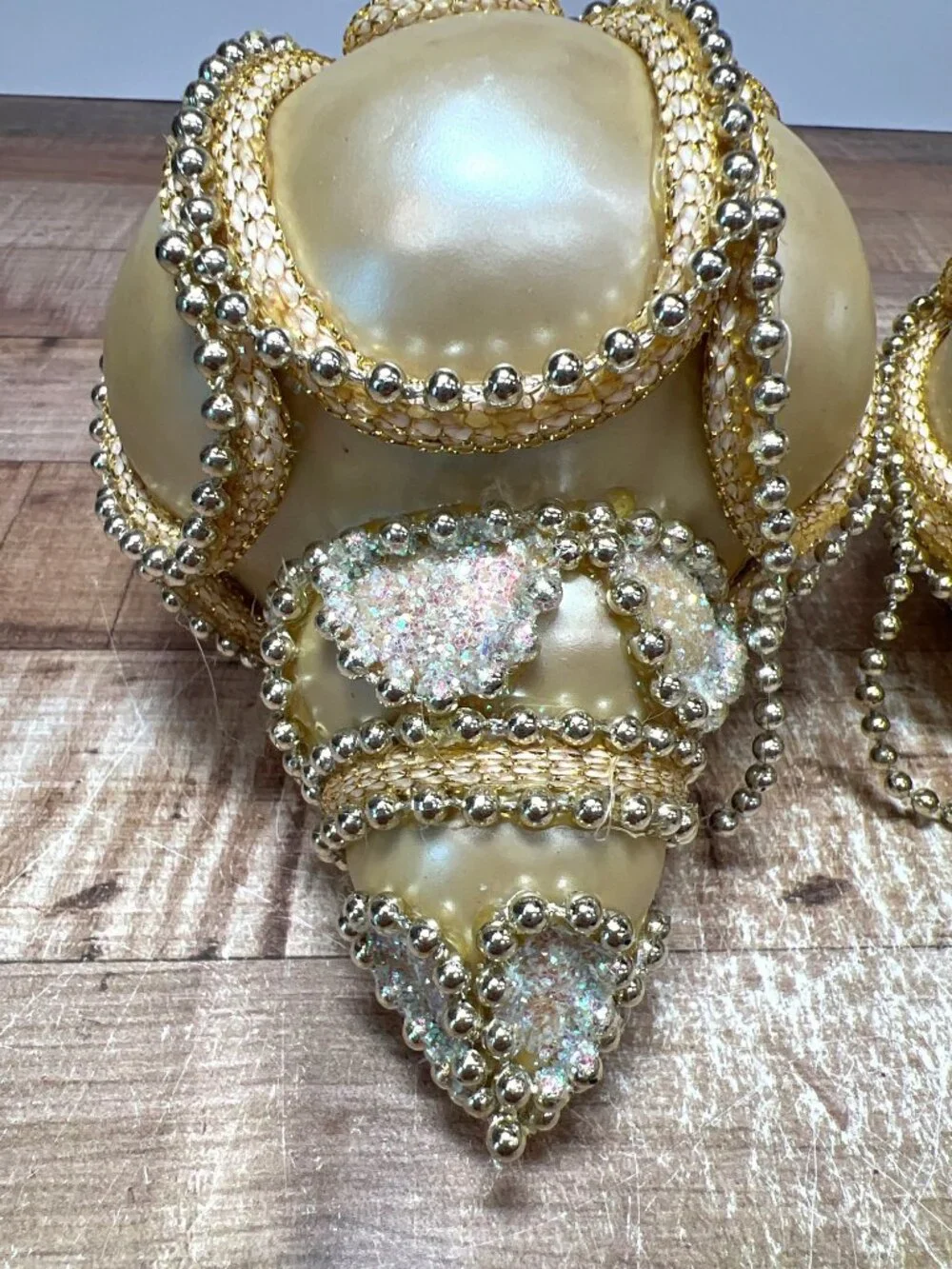 Vtg Pair Of Gold Beaded & Glittered Christmas Ornaments With Elegant Drop Design